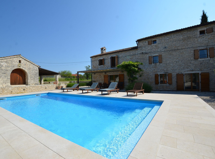 Sport & Beauty 5, Majestic Rustical Kanfanar Villa With Pool, Kanfanar