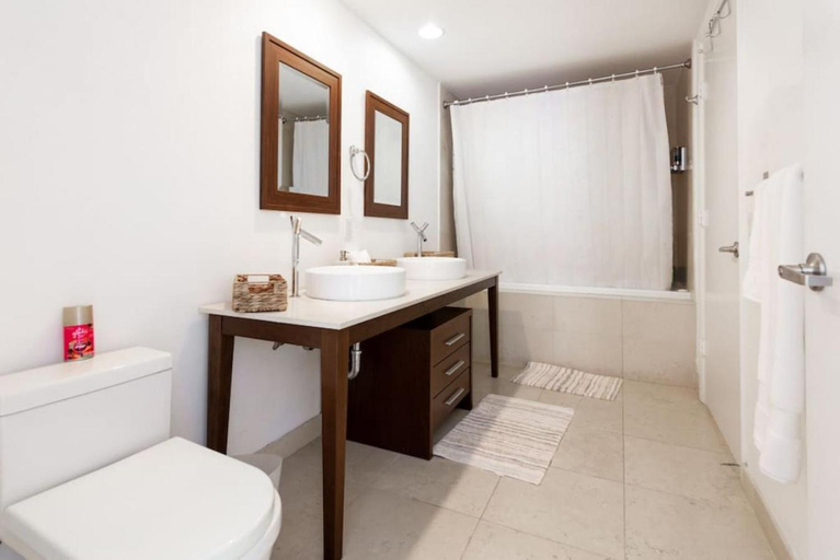 Bedroom 2, Deluxe Brickell Suite w pool gym City views, Miami-Dade