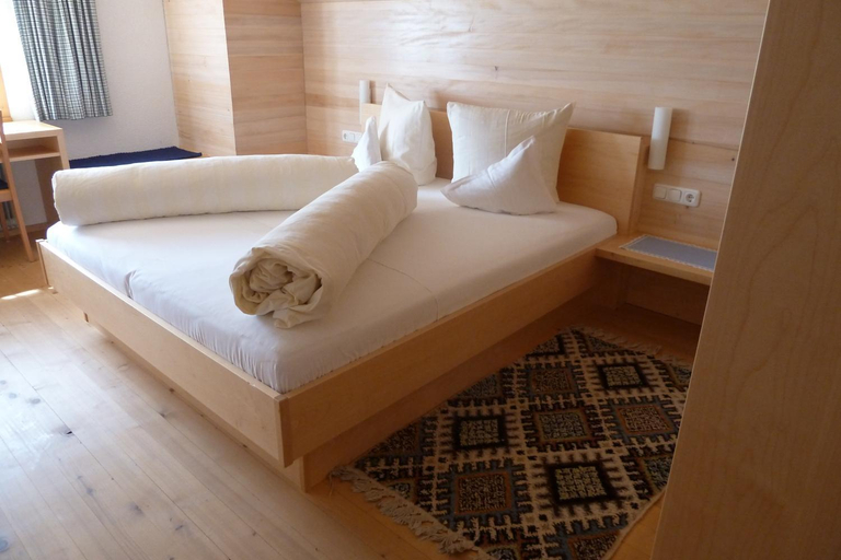Bedroom 2, Hotel Tannahof, Bregenz