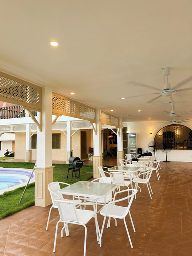 Food & Drinks 5, cclim privae resort with pool party, Lapu-Lapu City