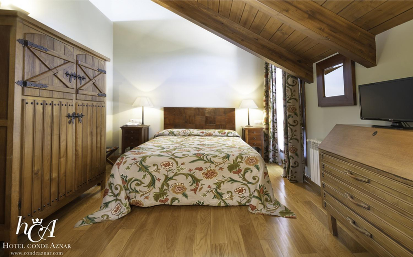 Bedroom 2, Conde Aznar, Huesca