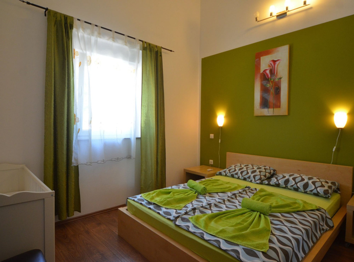 Bedroom 1, Exquisite Secluded Villa With Pool, Kanfanar