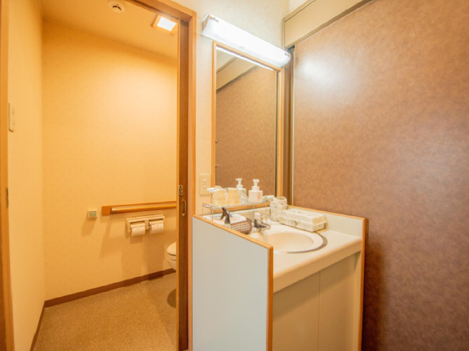 Bathroom 4, Ryokan Hakura, Yamanouchi