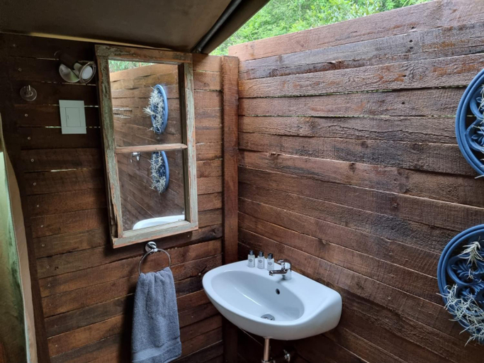 Bathroom 4, Rocky Drift Private Nature Reserve, Nkangala