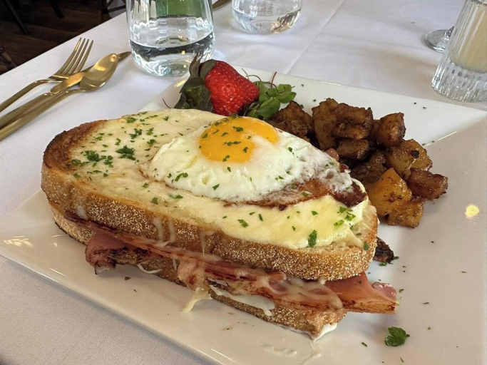 Food & Drinks, Inn at Perkins Cove, York