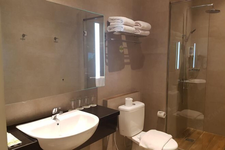 Bathroom 27