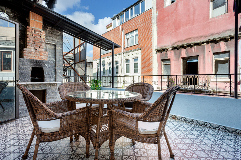 Others 5, Port Galata Suites, Beyoğlu