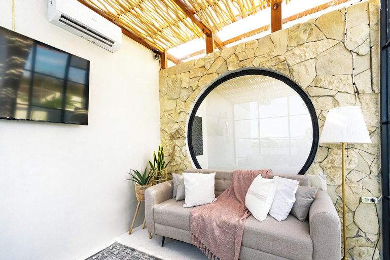 Others 5, Putih Susu Villa, Badung