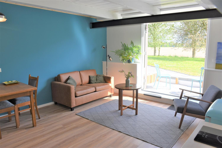 Others 2, B&B de Hugt, De Marne