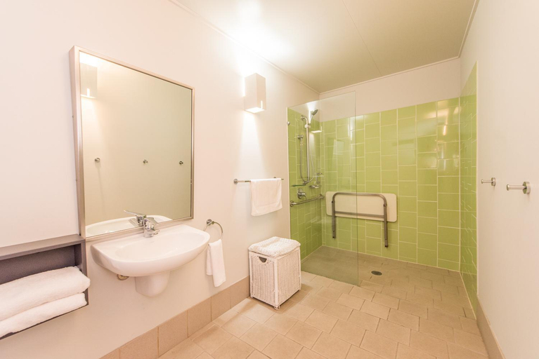 Bathroom 3, Allure Stradbroke Resort, Redland Bal