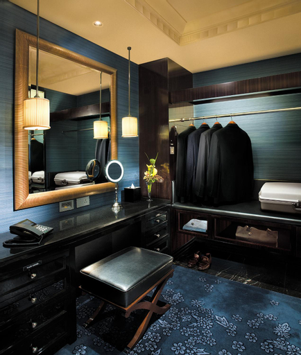 Bathroom 10