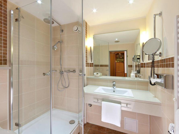 Bathroom 4