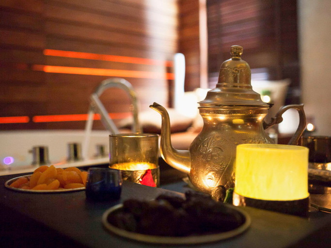 Food & Drinks