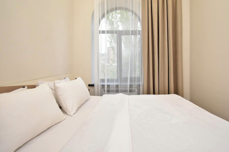 Bedroom 2, Apartment on Khanjyan street, Yerevan
