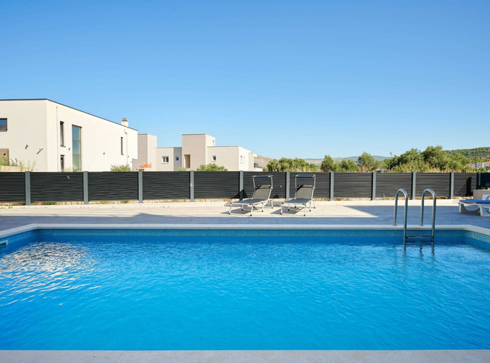 Sport & Beauty 4, Exclusive Okrug Gornji Apartment With Shared Pool, Okrug
