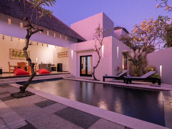 Exterior 4
