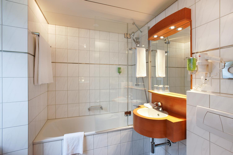 Bathroom 4
