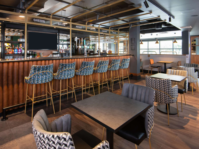 Food & Drinks 5, ibis Styles London Gatwick Airport, West Sussex