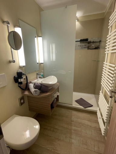 Bathroom 4