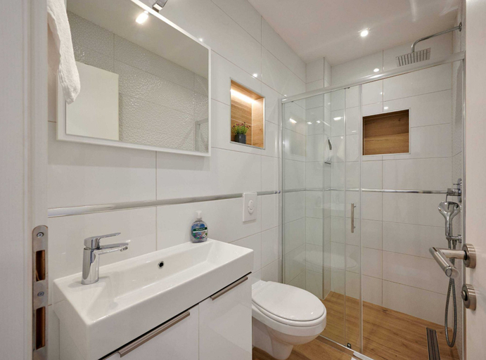 Bathroom 3, Exclusive Okrug Gornji Apartment With Shared Pool, Okrug