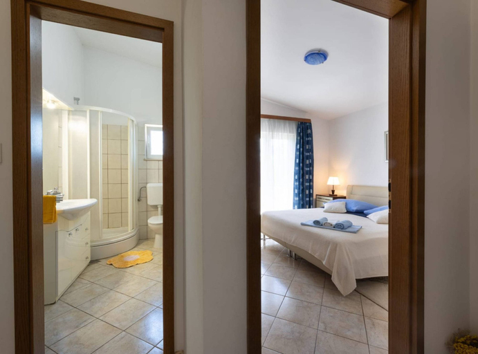 Bathroom 4, Bright and Spacious Apartment With Terrace in Kastel Stafilic, Kaštela