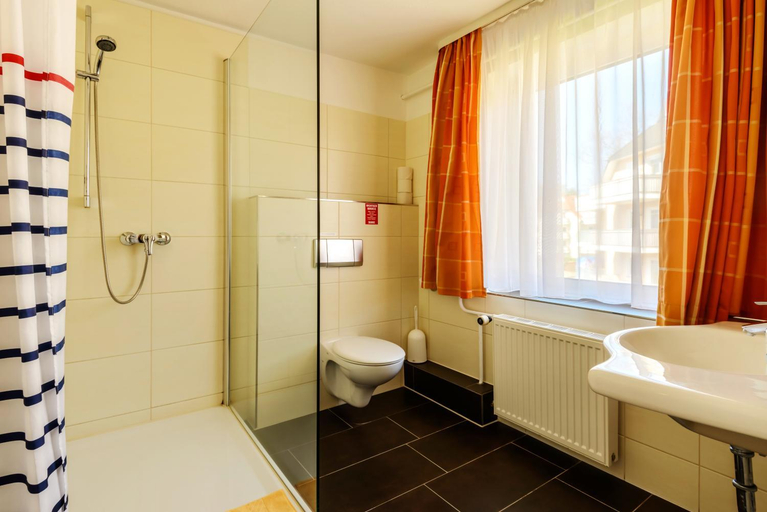 Bathroom 3, Hotel Stortebeker, Rostock