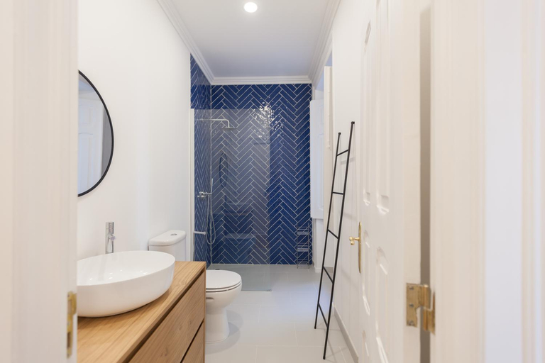 Bathroom 2, FLH Gulbenkian Fantastic Apartment with Balcony, Lisbon