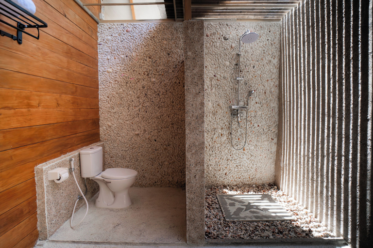 Bathroom 5, Sofanda Resort, Dompu