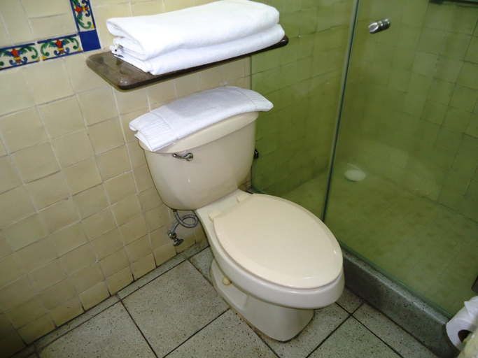 Bathroom 5, Concierge Plaza Colima, Colima