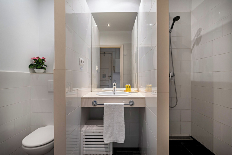 Bathroom 3, Habitat Apartments Barcelona Balconies, Barcelona