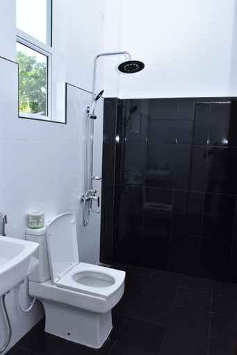 Bathroom 3, Walawwa Watta Resort, Weligama