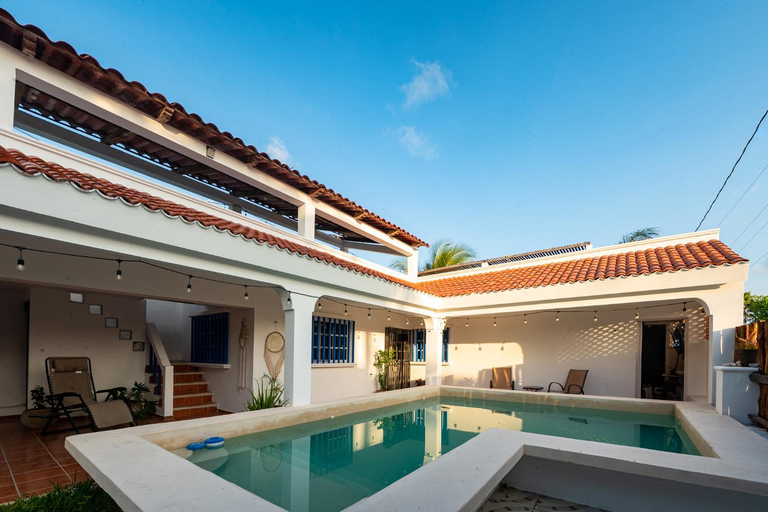 Sport & Beauty 2, Artist Beach House Sunset Haven Epic View, Progreso