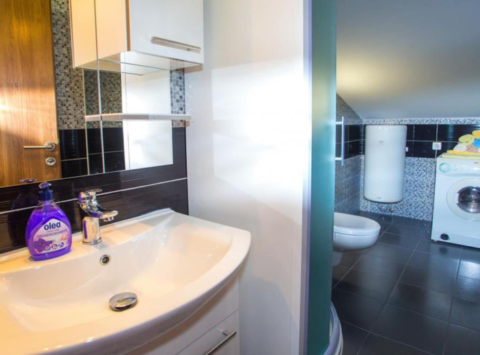 Bathroom 3, Apartments Grljusic, Makarska
