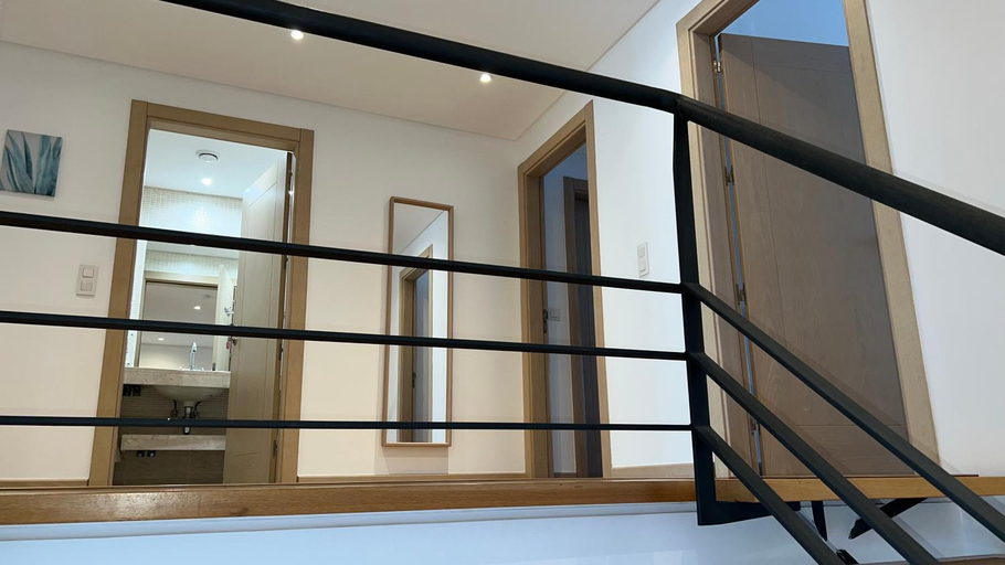 Others 5, Sea Breeze, Sesimbra