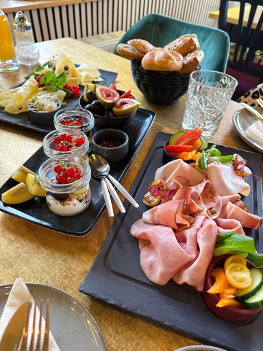Food & Drinks 2, Johnys Jungle, Melk