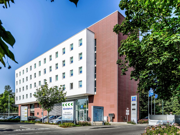 Exterior & Views 2, ibis budget Augsburg City, Augsburg