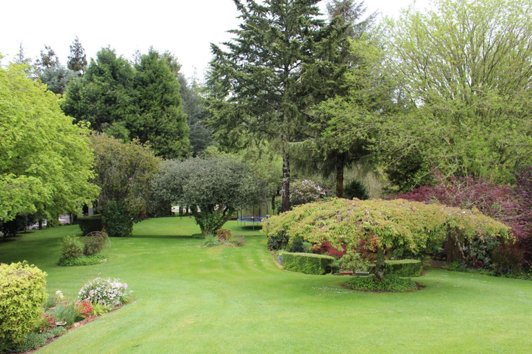 Others 5, Aramatai Gardens, Waitomo