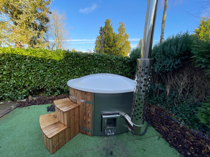 Chalet met prive SAUNA en HOTTUB - VELUWE, Barneveld
