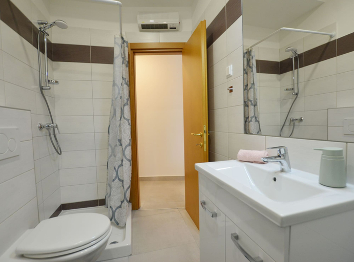 Bathroom 3, Stylish and Modern Rovinj Apartment, Rovinj