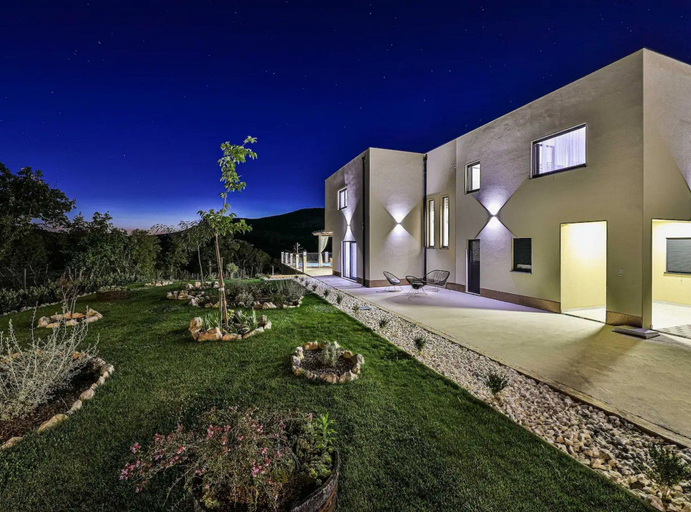 Exterior & Views 2, Luxurious Sanctuary Villa Primorski Dolac With Pool, Primorski Dolac