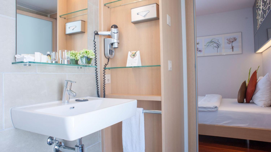 Bathroom 8
