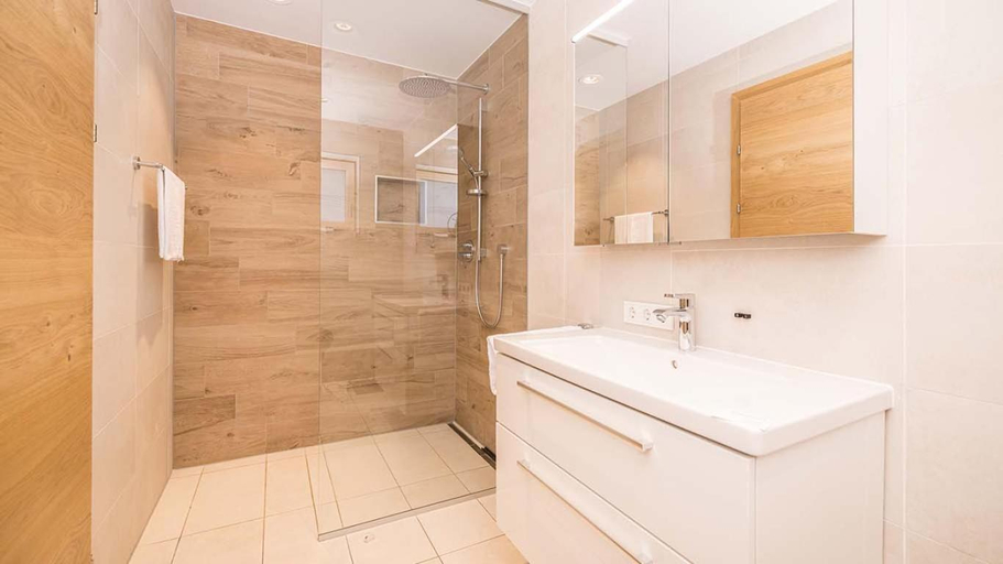 Others 5, GreenView Apartment, Schwaz