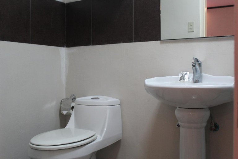 Bathroom 10