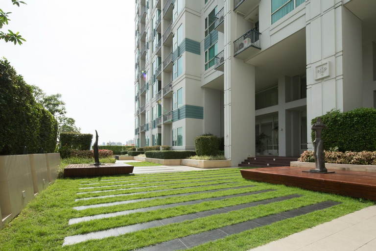 Exterior 5