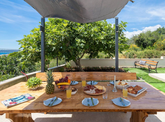 Others 5, Contemporary Apartment With Terrace and Spacious Garden, Kaštela