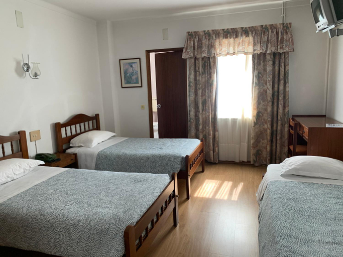 Bedroom 2, Hotel Mateus, Ourém