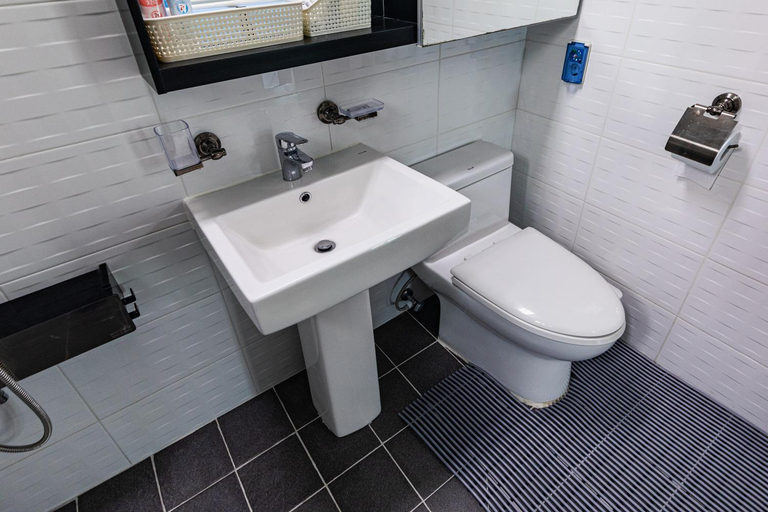 Bathroom 3, Haevichi Private Pension, Seogwipo