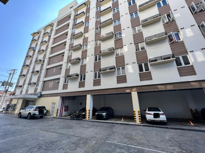 Condotel Near Airport (FREE Wi-Fi Netflix Disney), Parañaque