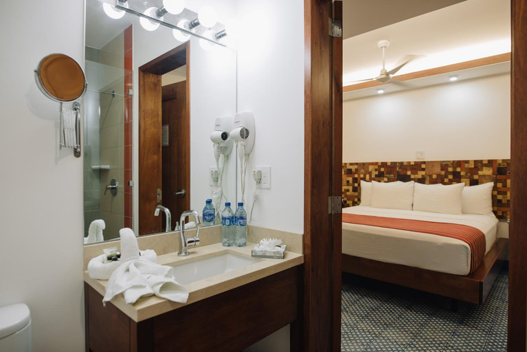 Bathroom 3, Rouge By La Gran Francia, Granada