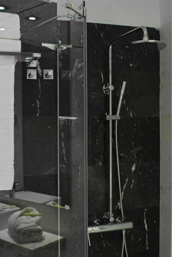 Bathroom 4, Grupotel Gran Via 678, Barcelona